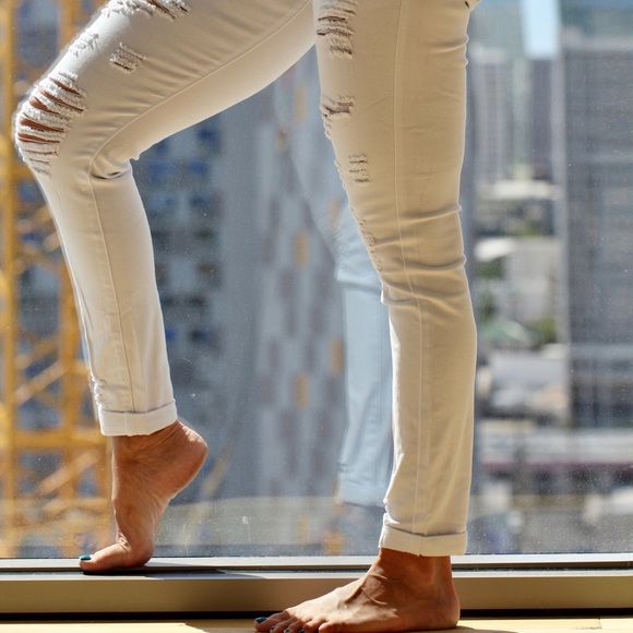 White Tushi “Summer Lites” with No Gap Technology - Picture 8 of 8